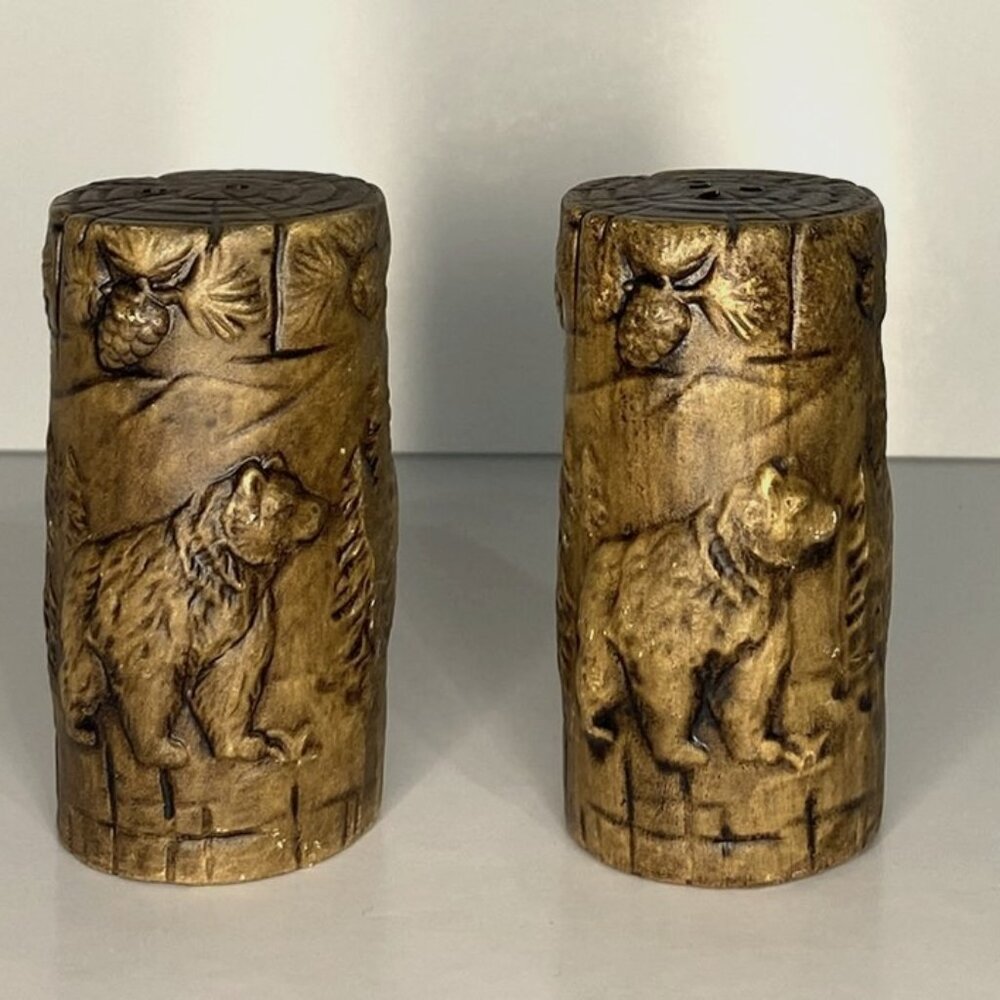 Vintage Ceramic Deet Buck Bear Cabin Scene Salt & Pepper Shakers